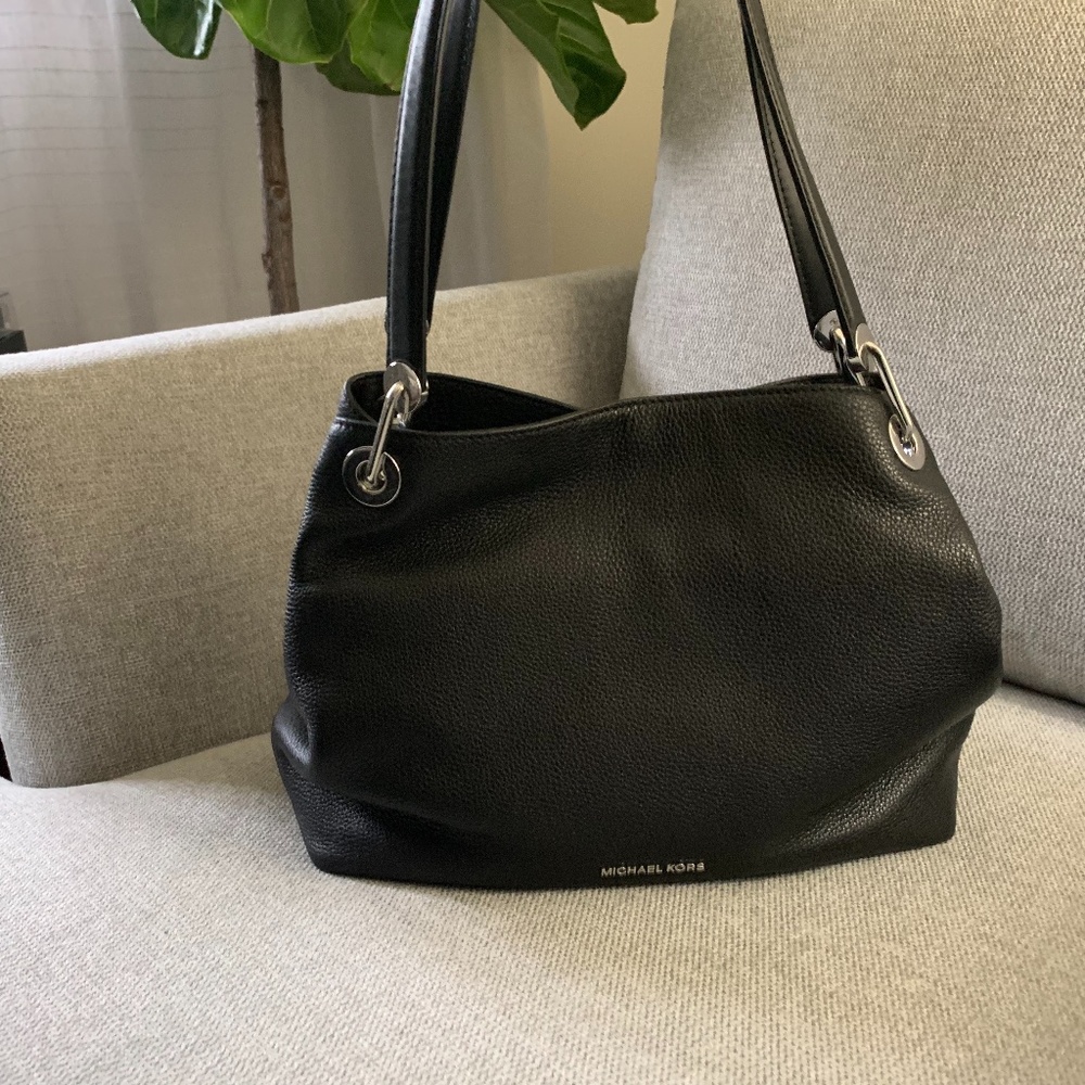 Michael Kors Raven Large Shoulder Bag